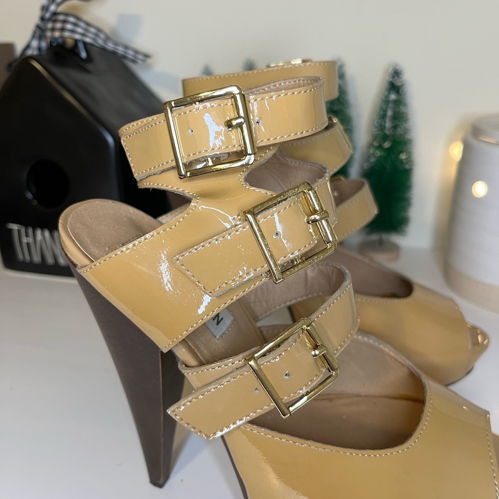 Steve Madden Ronson Sexy Three Strap Heels - Picture 4 of 7